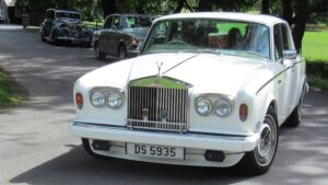 Rolls Royce Silver Shadow II man and van service